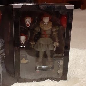 It clown figurine, horror, pennywise